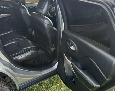 Серый Джип Чероки, объемом двигателя 3.24 л и пробегом 144 тыс. км за 17000 $, фото 17 на Automoto.ua