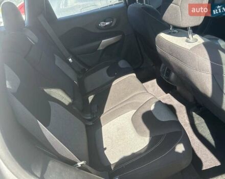 Сірий Джип Cherokee, об'ємом двигуна 2.36 л та пробігом 180 тис. км за 7700 $, фото 7 на Automoto.ua