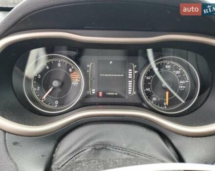 Сірий Джип Cherokee, об'ємом двигуна 2.36 л та пробігом 180 тис. км за 7700 $, фото 4 на Automoto.ua