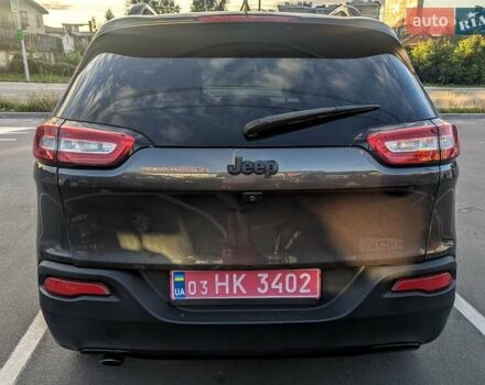 Серый Джип Чероки, объемом двигателя 2.36 л и пробегом 156 тыс. км за 13900 $, фото 3 на Automoto.ua