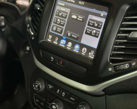 Серый Джип Чероки, объемом двигателя 3.24 л и пробегом 201 тыс. км за 16300 $, фото 119 на Automoto.ua