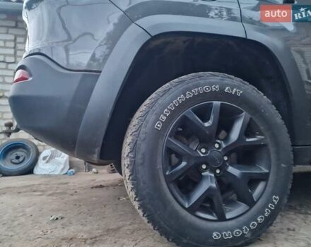 Сірий Джип Cherokee, об'ємом двигуна 2.4 л та пробігом 117 тис. км за 17000 $, фото 32 на Automoto.ua