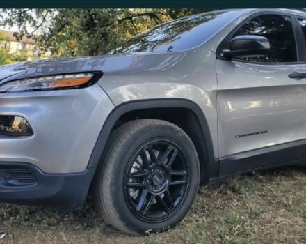 Серый Джип Чероки, объемом двигателя 2.4 л и пробегом 195 тыс. км за 13900 $, фото 3 на Automoto.ua