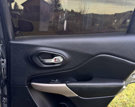 Серый Джип Чероки, объемом двигателя 3.24 л и пробегом 144 тыс. км за 17000 $, фото 18 на Automoto.ua