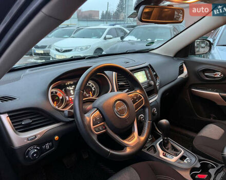 Серый Джип Чероки, объемом двигателя 3.24 л и пробегом 106 тыс. км за 14700 $, фото 19 на Automoto.ua