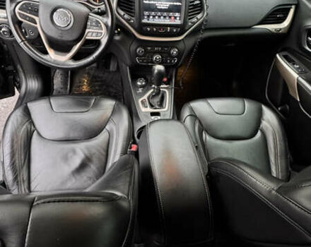 Серый Джип Чероки, объемом двигателя 3.24 л и пробегом 85 тыс. км за 16500 $, фото 4 на Automoto.ua