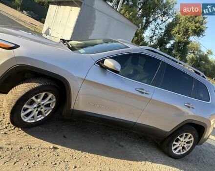 Сірий Джип Cherokee, об'ємом двигуна 2.36 л та пробігом 105 тис. км за 16000 $, фото 1 на Automoto.ua