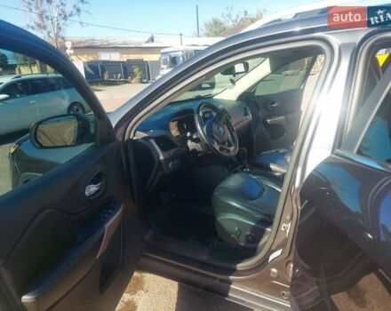 Серый Джип Чероки, объемом двигателя 2.36 л и пробегом 248 тыс. км за 14300 $, фото 7 на Automoto.ua