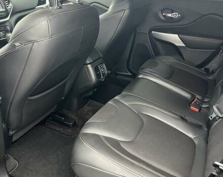 Сірий Джип Cherokee, об'ємом двигуна 2.36 л та пробігом 100 тис. км за 14000 $, фото 5 на Automoto.ua