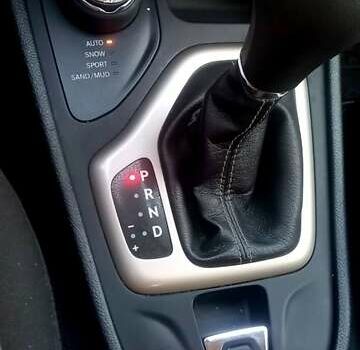 Серый Джип Чероки, объемом двигателя 2.36 л и пробегом 178 тыс. км за 15600 $, фото 6 на Automoto.ua