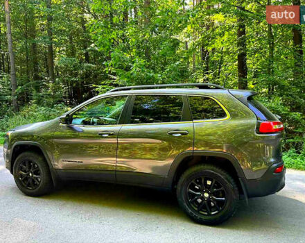 Серый Джип Чероки, объемом двигателя 3.24 л и пробегом 133 тыс. км за 15000 $, фото 5 на Automoto.ua