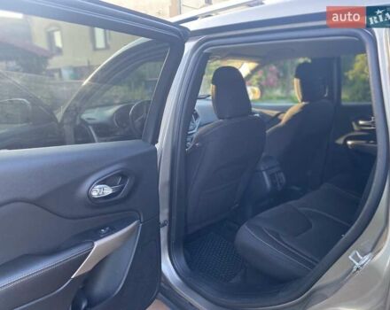 Серый Джип Чероки, объемом двигателя 2.36 л и пробегом 139 тыс. км за 13500 $, фото 7 на Automoto.ua