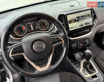 Серый Джип Чероки, объемом двигателя 2.4 л и пробегом 180 тыс. км за 13650 $, фото 22 на Automoto.ua