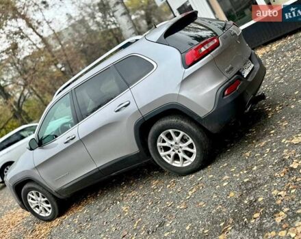Серый Джип Чероки, объемом двигателя 2.36 л и пробегом 137 тыс. км за 14500 $, фото 6 на Automoto.ua