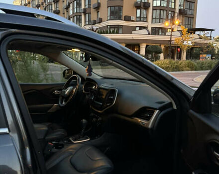 Серый Джип Чероки, объемом двигателя 3.24 л и пробегом 143 тыс. км за 16300 $, фото 7 на Automoto.ua