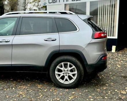 Серый Джип Чероки, объемом двигателя 2.36 л и пробегом 137 тыс. км за 14500 $, фото 7 на Automoto.ua