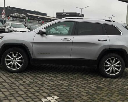 Серый Джип Чероки, объемом двигателя 2.4 л и пробегом 173 тыс. км за 16000 $, фото 3 на Automoto.ua