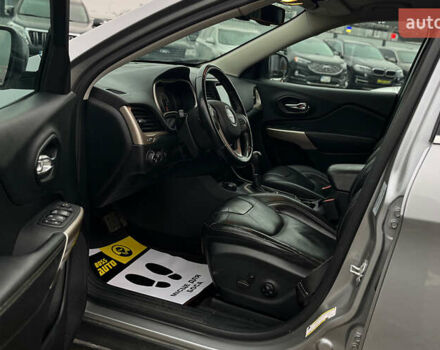 Серый Джип Чероки, объемом двигателя 2.4 л и пробегом 173 тыс. км за 16000 $, фото 10 на Automoto.ua