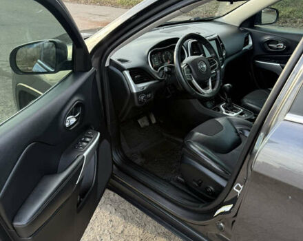 Серый Джип Чероки, объемом двигателя 2.36 л и пробегом 202 тыс. км за 12400 $, фото 11 на Automoto.ua