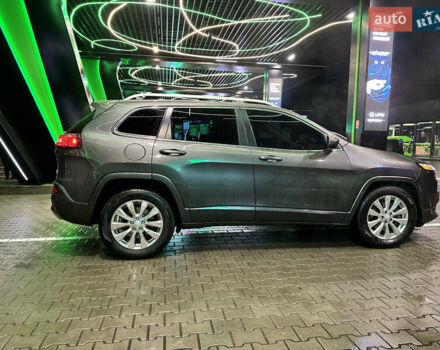 Серый Джип Чероки, объемом двигателя 3.24 л и пробегом 201 тыс. км за 16300 $, фото 42 на Automoto.ua