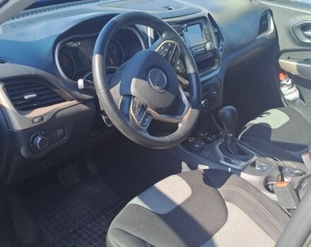 Джип Cherokee 2017 у Києві на Automoto.ua Сірий Джип Cherokee, об'ємом двигуна 2.4 л та пробігом 130 тис. км за 16300 $, фото 11 на Automoto.ua