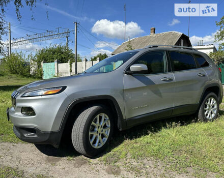 Сірий Джип Cherokee, об'ємом двигуна 2.4 л та пробігом 123 тис. км за 12950 $, фото 4 на Automoto.ua