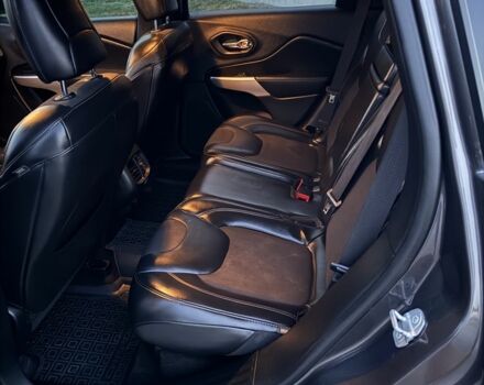 Серый Джип Чероки, объемом двигателя 2.4 л и пробегом 199 тыс. км за 13800 $, фото 7 на Automoto.ua