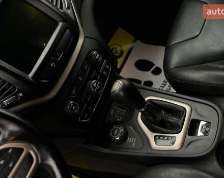 Серый Джип Чероки, объемом двигателя 2.4 л и пробегом 173 тыс. км за 16000 $, фото 13 на Automoto.ua