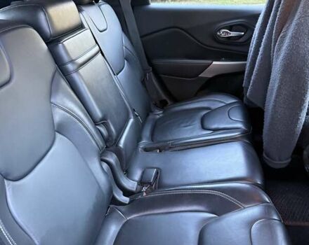 Серый Джип Чероки, объемом двигателя 2.36 л и пробегом 170 тыс. км за 15500 $, фото 3 на Automoto.ua