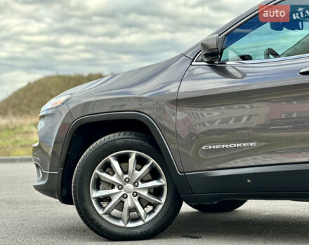 Джип Cherokee 2017 у Вінниці на Automoto.ua Сірий Джип Cherokee, об'ємом двигуна 2.4 л та пробігом 136 тис. км за 16777 $, фото 23 на Automoto.ua
