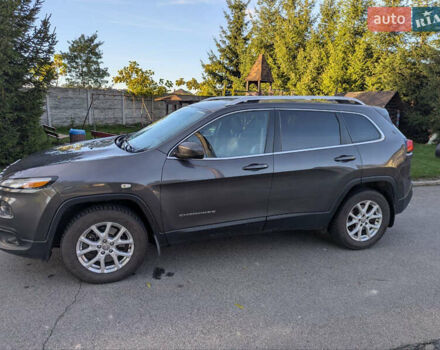 Серый Джип Чероки, объемом двигателя 2.36 л и пробегом 140 тыс. км за 16300 $, фото 6 на Automoto.ua