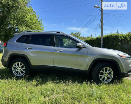 Сірий Джип Cherokee, об'ємом двигуна 2.4 л та пробігом 123 тис. км за 12950 $, фото 1 на Automoto.ua