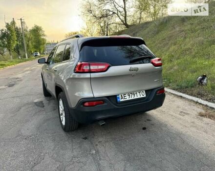 Сірий Джип Cherokee, об'ємом двигуна 2.36 л та пробігом 92 тис. км за 13800 $, фото 1 на Automoto.ua