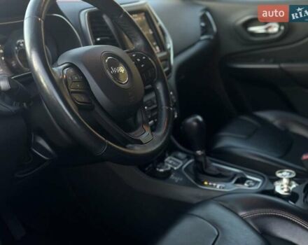 Джип Чероки 2018 в Киеве на Automoto.ua Серый Джип Чероки, объемом двигателя 1.99 л и пробегом 78 тыс. км за 22500 $, фото 31 на Automoto.ua