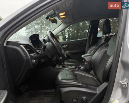 Серый Джип Чероки, объемом двигателя 2.36 л и пробегом 142 тыс. км за 14200 $, фото 18 на Automoto.ua