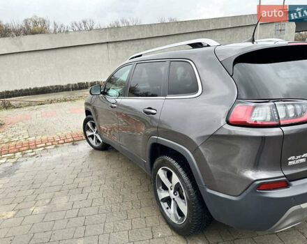 Сірий Джип Cherokee, об'ємом двигуна 2 л та пробігом 142 тис. км за 17100 $, фото 1 на Automoto.ua