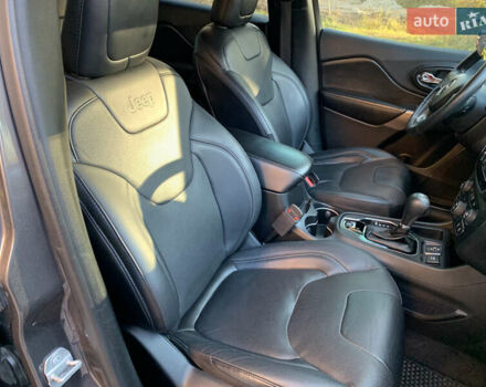 Сірий Джип Cherokee, об'ємом двигуна 2.36 л та пробігом 150 тис. км за 16600 $, фото 64 на Automoto.ua