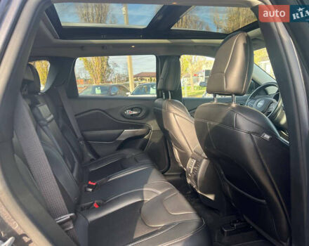 Серый Джип Чероки, объемом двигателя 2.36 л и пробегом 139 тыс. км за 16200 $, фото 8 на Automoto.ua