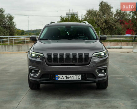 Сірий Джип Cherokee, об'ємом двигуна 3.24 л та пробігом 80 тис. км за 18800 $, фото 1 на Automoto.ua