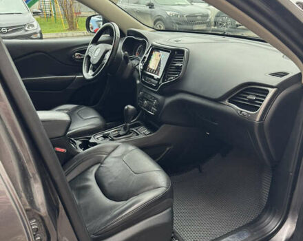 Серый Джип Чероки, объемом двигателя 2.36 л и пробегом 156 тыс. км за 17500 $, фото 8 на Automoto.ua