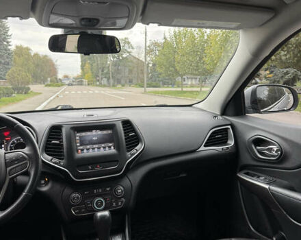 Серый Джип Чероки, объемом двигателя 2.36 л и пробегом 128 тыс. км за 18200 $, фото 9 на Automoto.ua