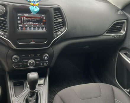 Серый Джип Чероки, объемом двигателя 3.24 л и пробегом 119 тыс. км за 14399 $, фото 11 на Automoto.ua