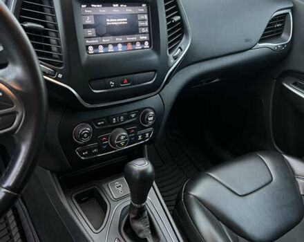 Джип Cherokee 2018 у Києві на Automoto.ua Сірий Джип Cherokee, об'ємом двигуна 3.24 л та пробігом 103 тис. км за 17800 $, фото 24 на Automoto.ua