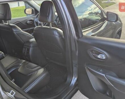 Сірий Джип Cherokee, об'ємом двигуна 2 л та пробігом 109 тис. км за 18700 $, фото 13 на Automoto.ua