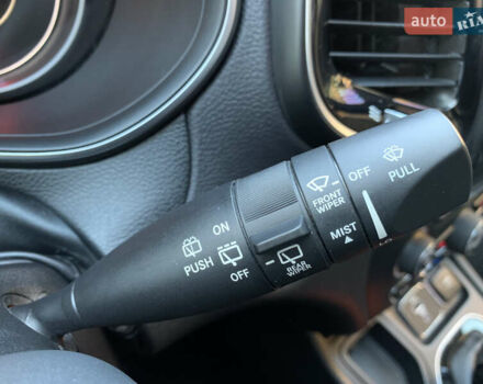 Сірий Джип Cherokee, об'ємом двигуна 2.36 л та пробігом 150 тис. км за 16600 $, фото 80 на Automoto.ua