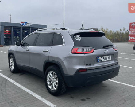 Серый Джип Чероки, объемом двигателя 2.36 л и пробегом 198 тыс. км за 16255 $, фото 1 на Automoto.ua