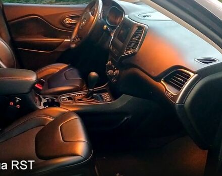 Серый Джип Чероки, объемом двигателя 2.4 л и пробегом 156 тыс. км за 17195 $, фото 2 на Automoto.ua