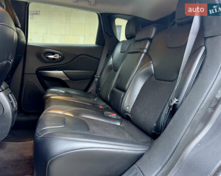 Сірий Джип Cherokee, об'ємом двигуна 1.99 л та пробігом 117 тис. км за 17500 $, фото 9 на Automoto.ua