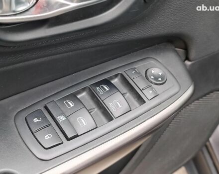 Серый Джип Чероки, объемом двигателя 2.4 л и пробегом 55 тыс. км за 17490 $, фото 21 на Automoto.ua