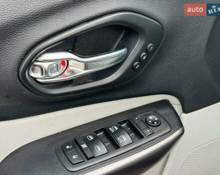 Серый Джип Чероки, объемом двигателя 3.2 л и пробегом 108 тыс. км за 21290 $, фото 13 на Automoto.ua